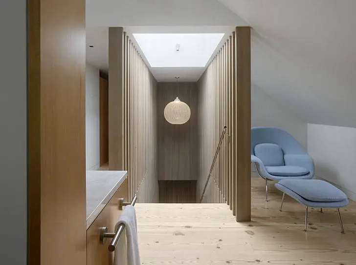 En las sombras de los viñedos y árboles frutales: casa reconstruida en California - Gallery image 9