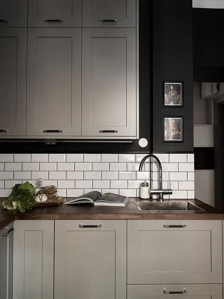 Модні темні відтінки в інтер'єрі квартири в Стокгольмі (50 кв. м) - Gallery image 6