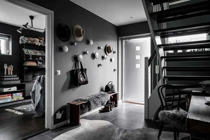 Diseño nórdico sueco con tonos oscuros - Gallery image 24