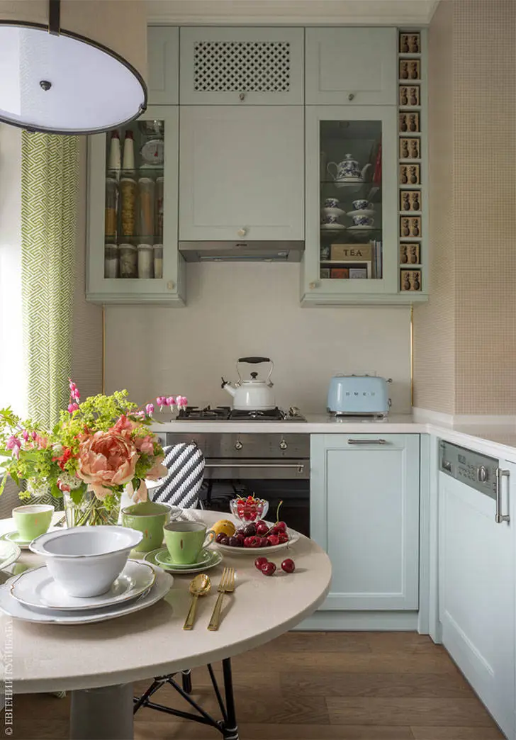 Весняні мотиви в сталінці: квартира дизайнера в Москві (74 кв. м) - Gallery image 5