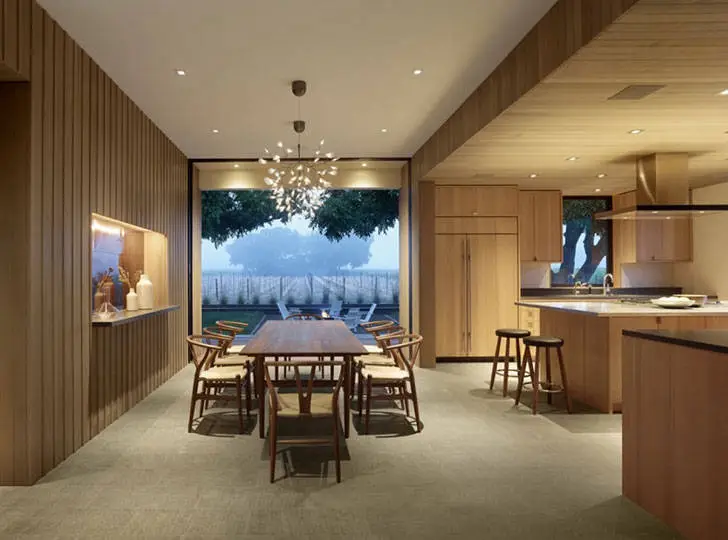 En las sombras de los viñedos y árboles frutales: casa reconstruida en California - Gallery image 13