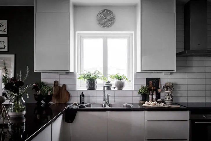 Diseño nórdico sueco con tonos oscuros - Gallery image 16