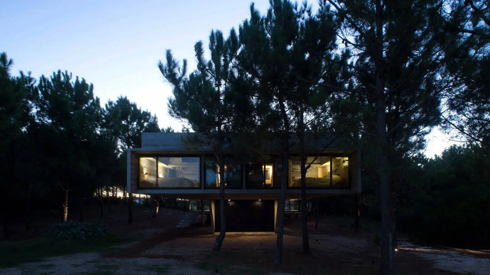 Сучасна резиденція в прикордонному районі Буенос-Айреса - Gallery image 0