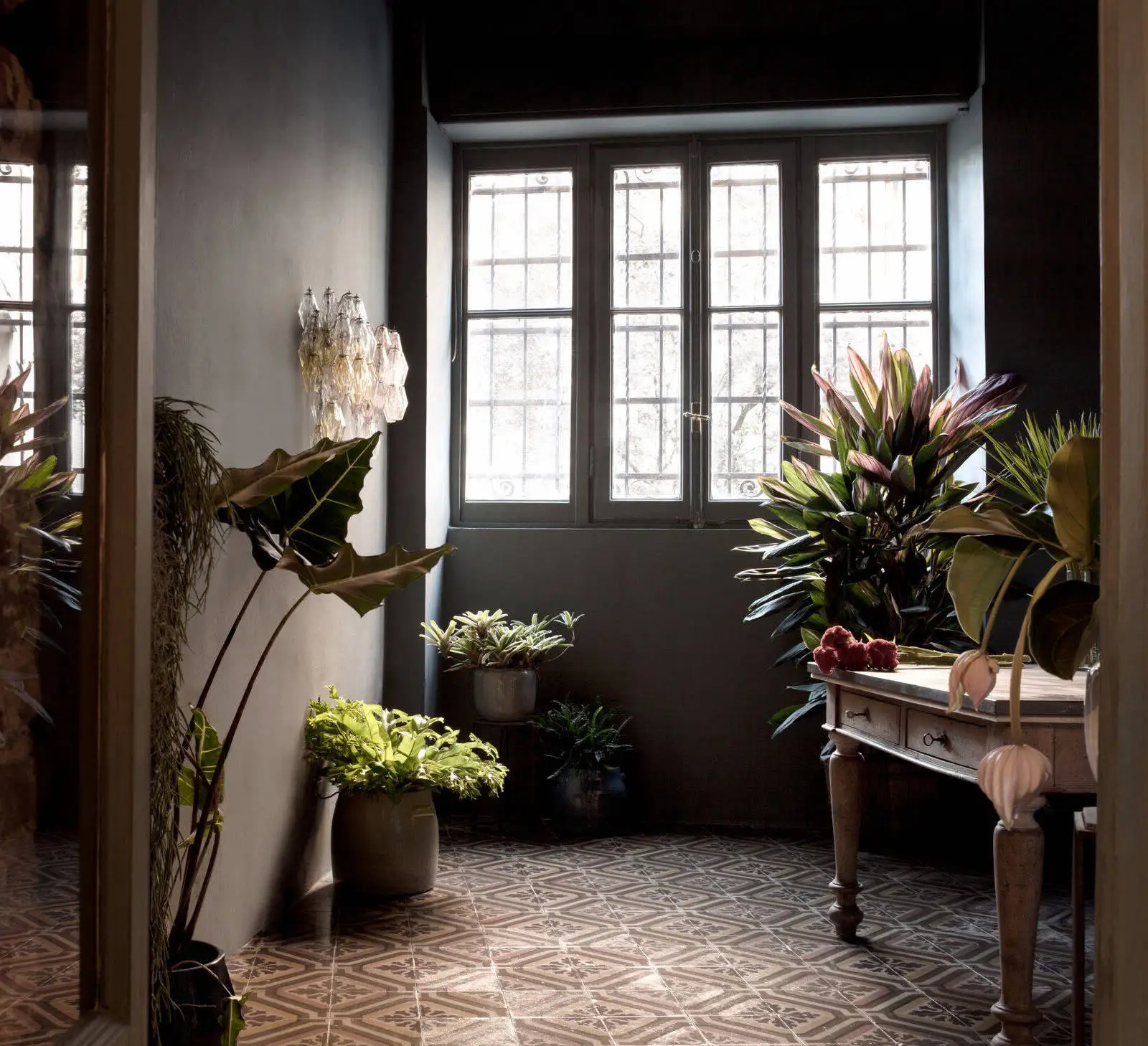 SIX: простір у Мілені, що об'єднує дизайн-галерею, бістро та бутик еко-дизайну - Gallery image 14