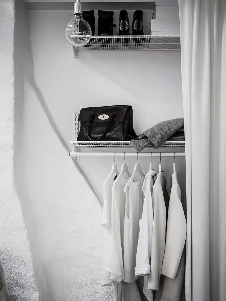 Czarno-biała studio na ostatnim piętrze (31 m²) - 11