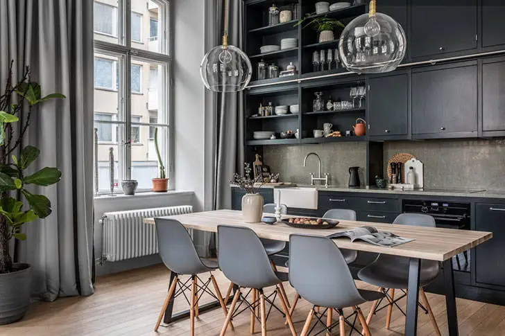 Розкішні вікна та багато повітря: квартира у колишньому будинку Інституту (73 кв. м) - Gallery image 1