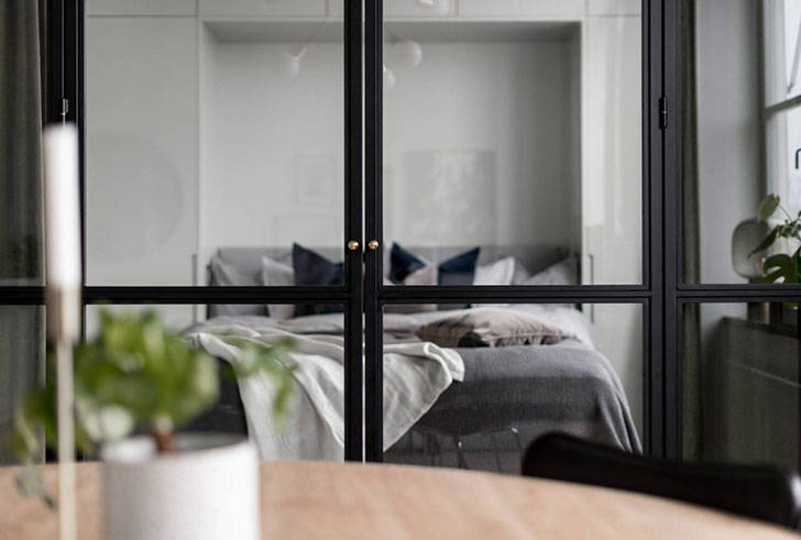 Шведская квартира со спальнями за стеклянными перегородками