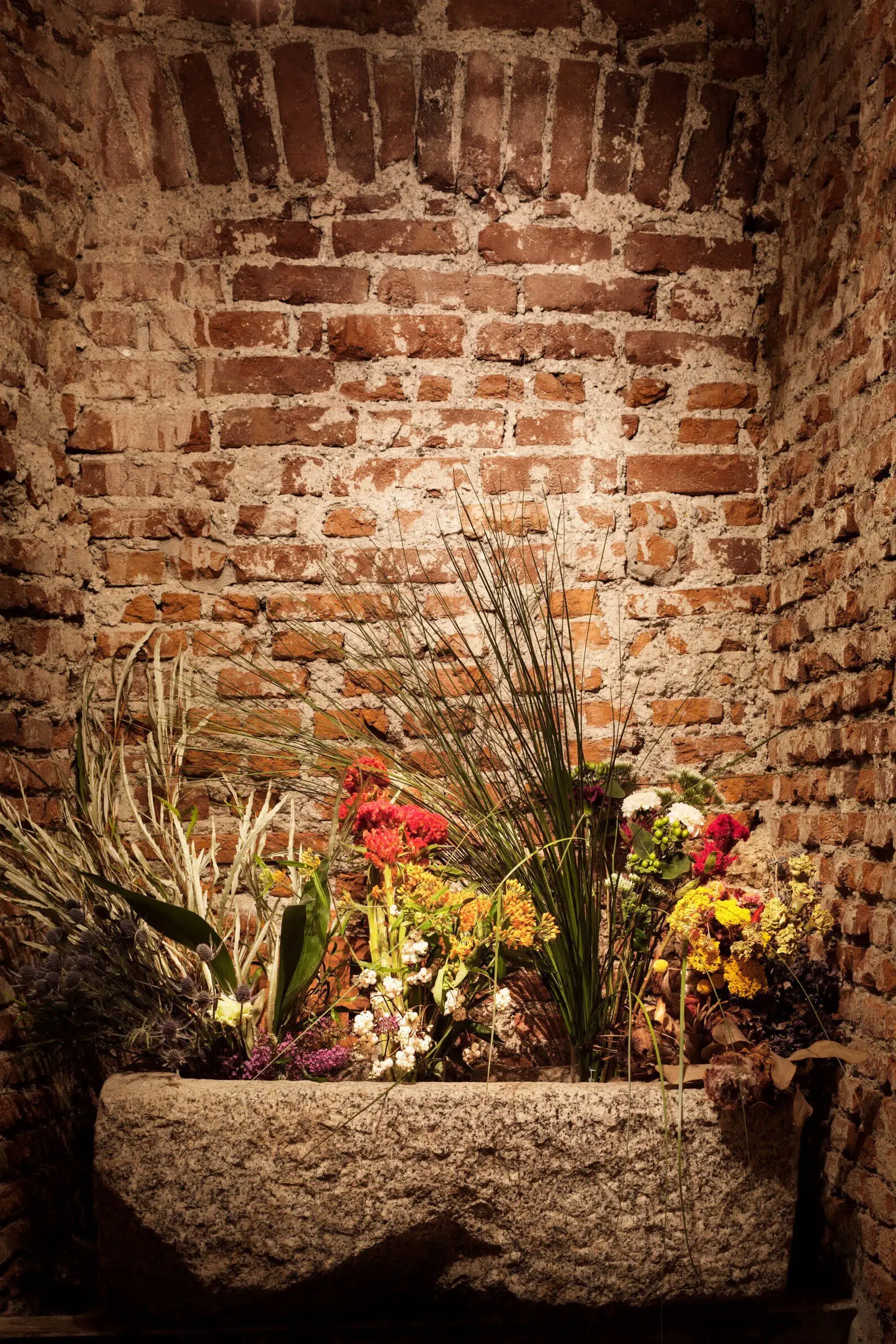 SIX: простір у Мілені, що об'єднує дизайн-галерею, бістро та бутик еко-дизайну - Gallery image 13