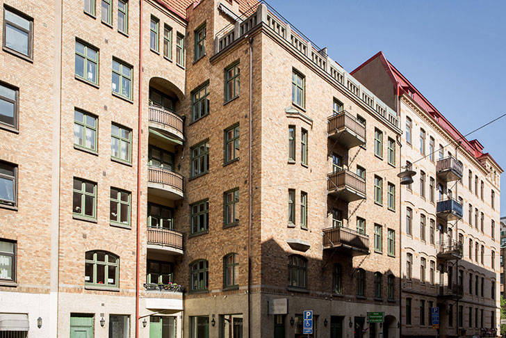 Симпатичная двухкомнатная квартира в белом (53 кв. м)