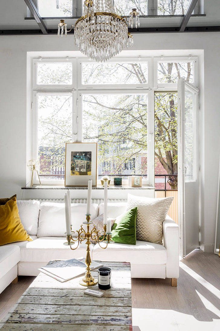 Двухуровневая квартира в Швеции со стеклянным потолком