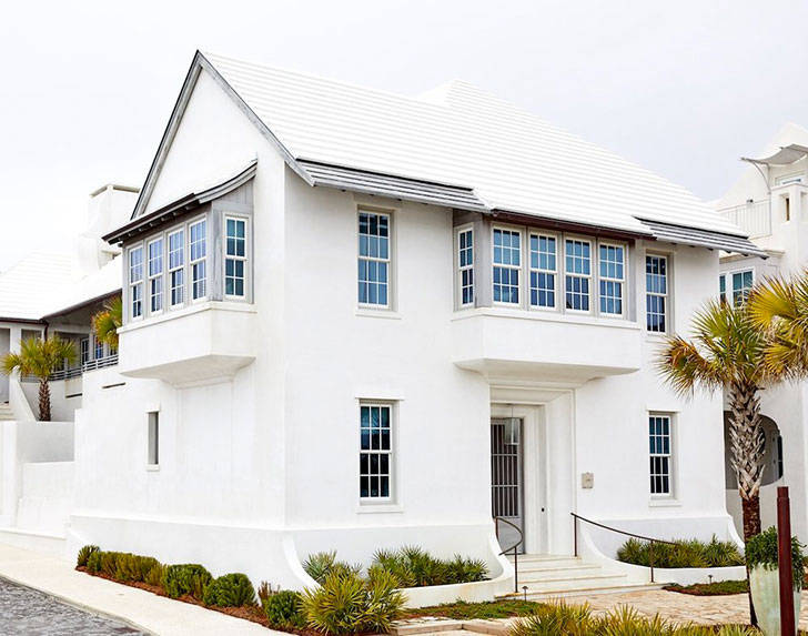 Белый «замок»: дом во Флориде с белоснежным интерьером в морской тематике