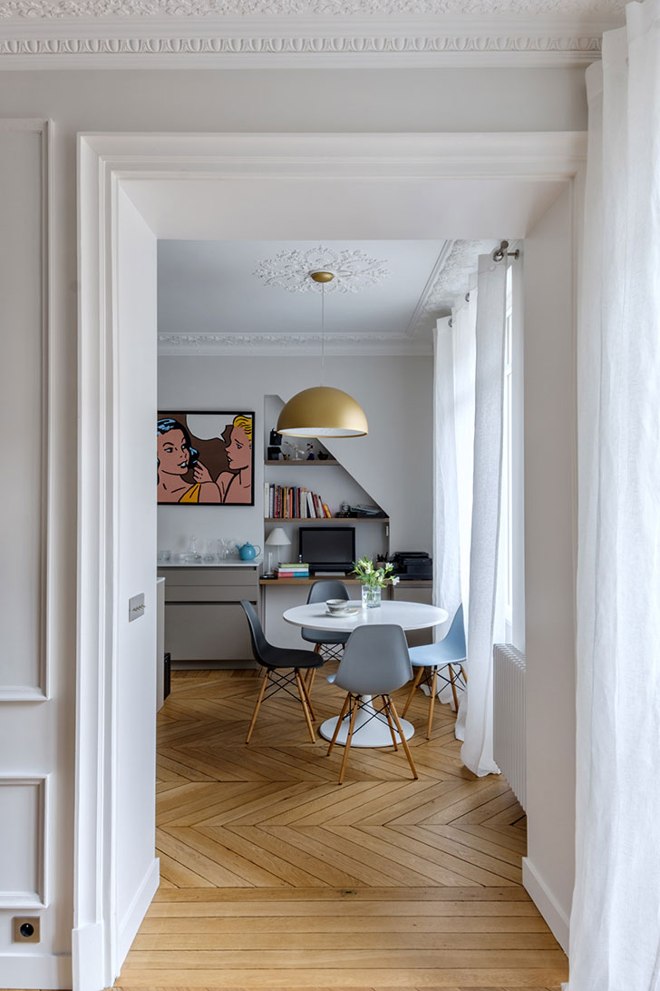 Квартира в Париже с интересными цветовыми сочетаниями и любопытным декором