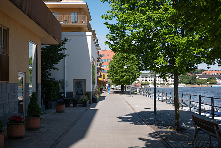 Оазис у великому місті: сучасний приватний будинок з видом на затоку в Стокгольмі