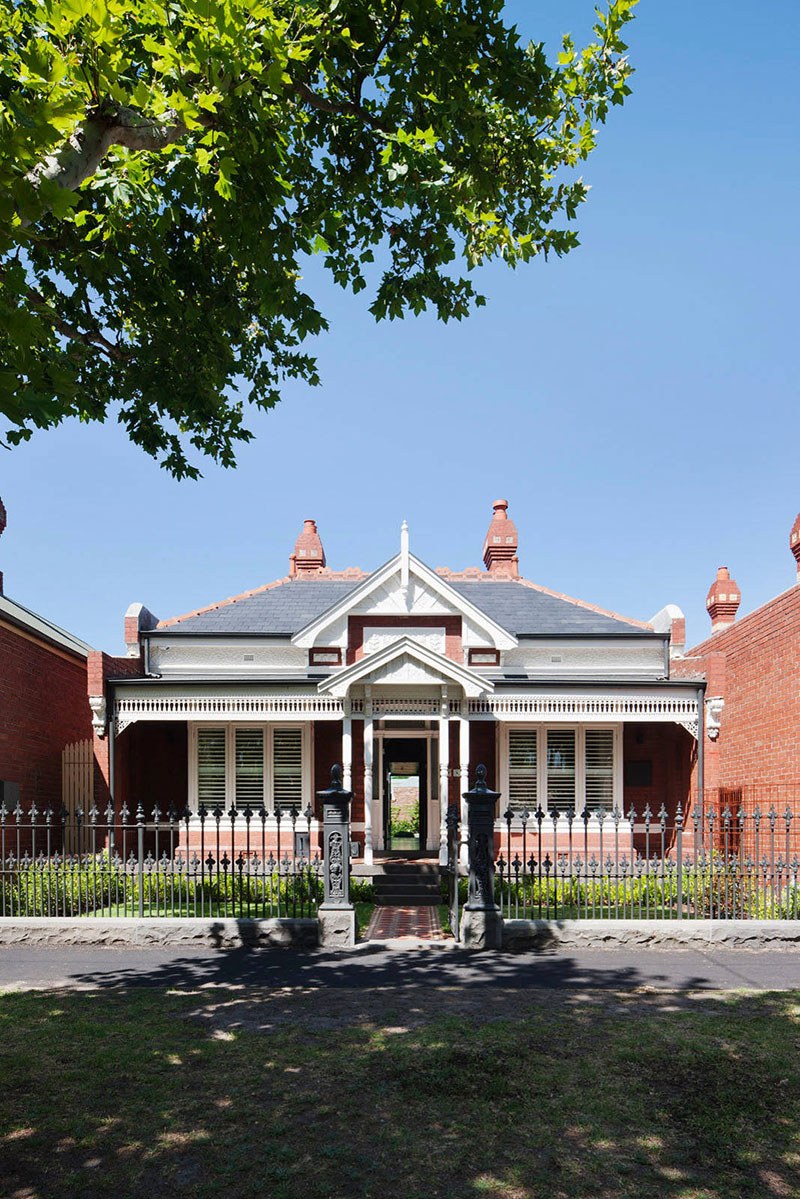 Современное дополнение к историческому викторианскому дому в Австралии