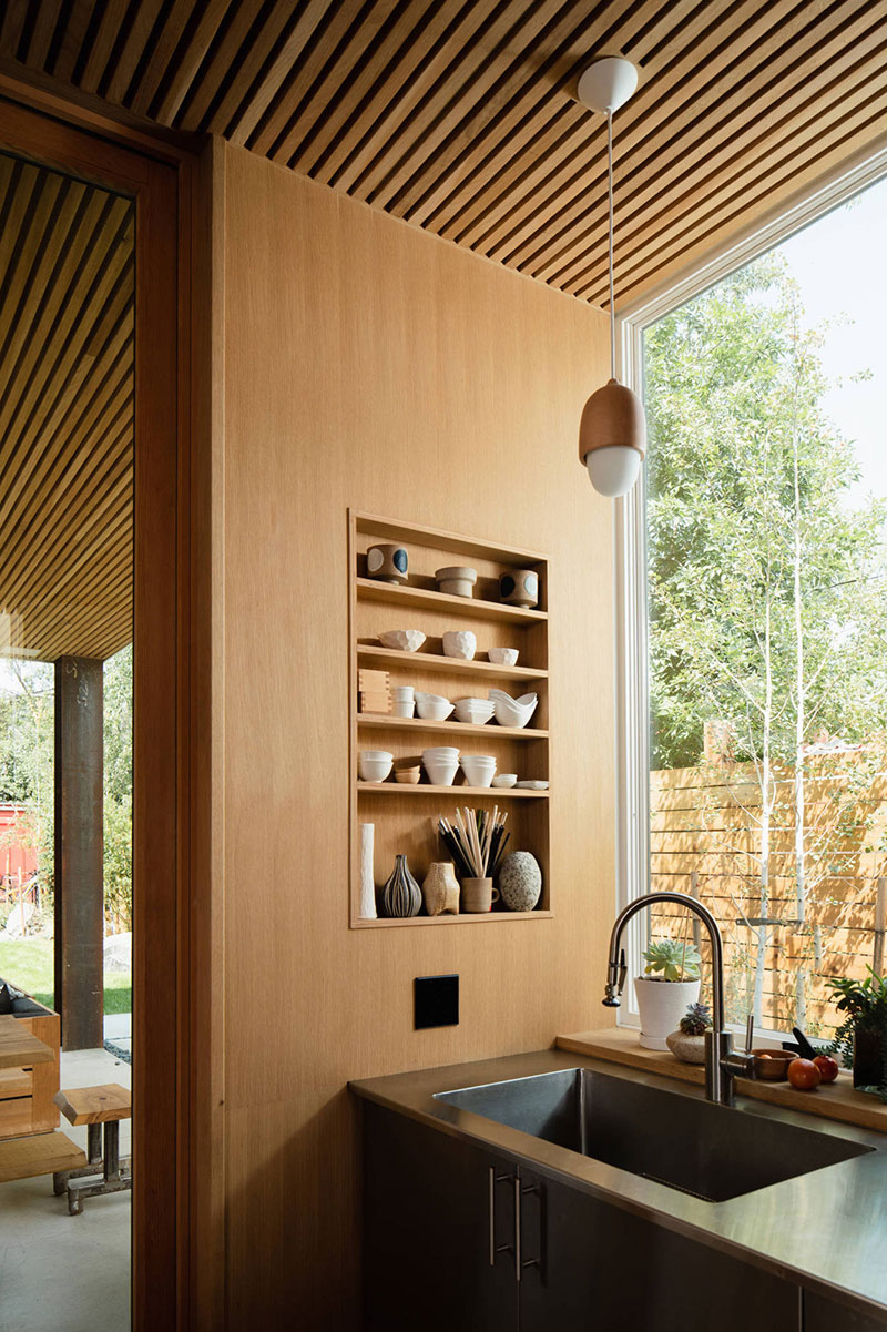 Геометрия дерева: натуральные материалы в интерьере дома в Колорадо