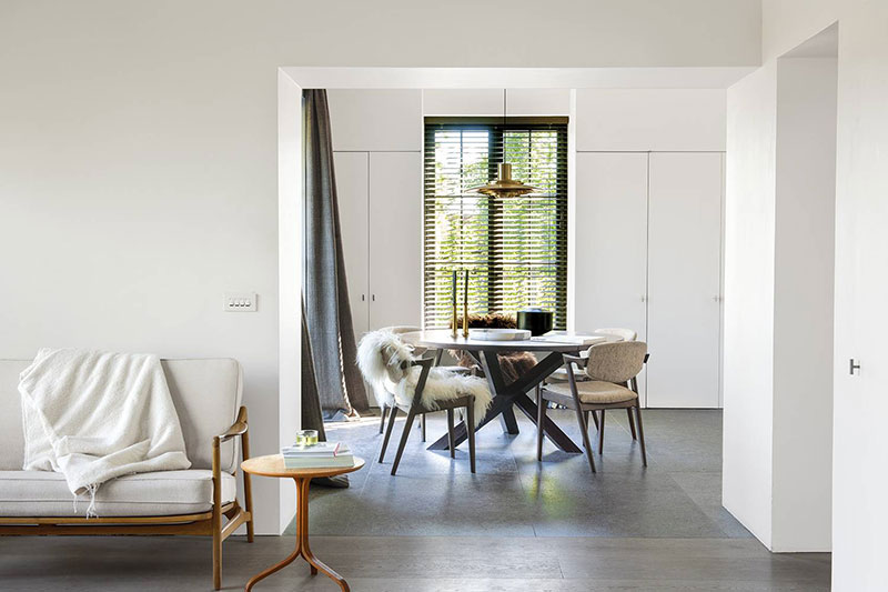 Легкий современный интерьер дома архитектора в Бельгии