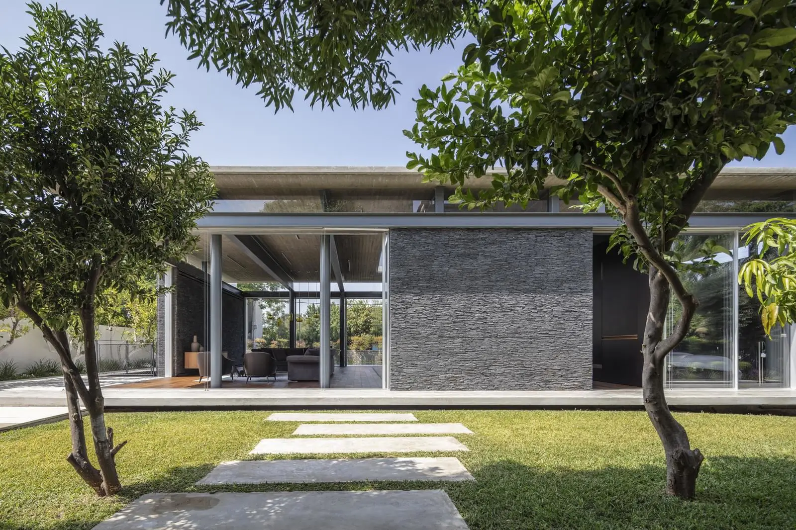 Дом в Тель-Авиве от Pitsou Kedem Architects