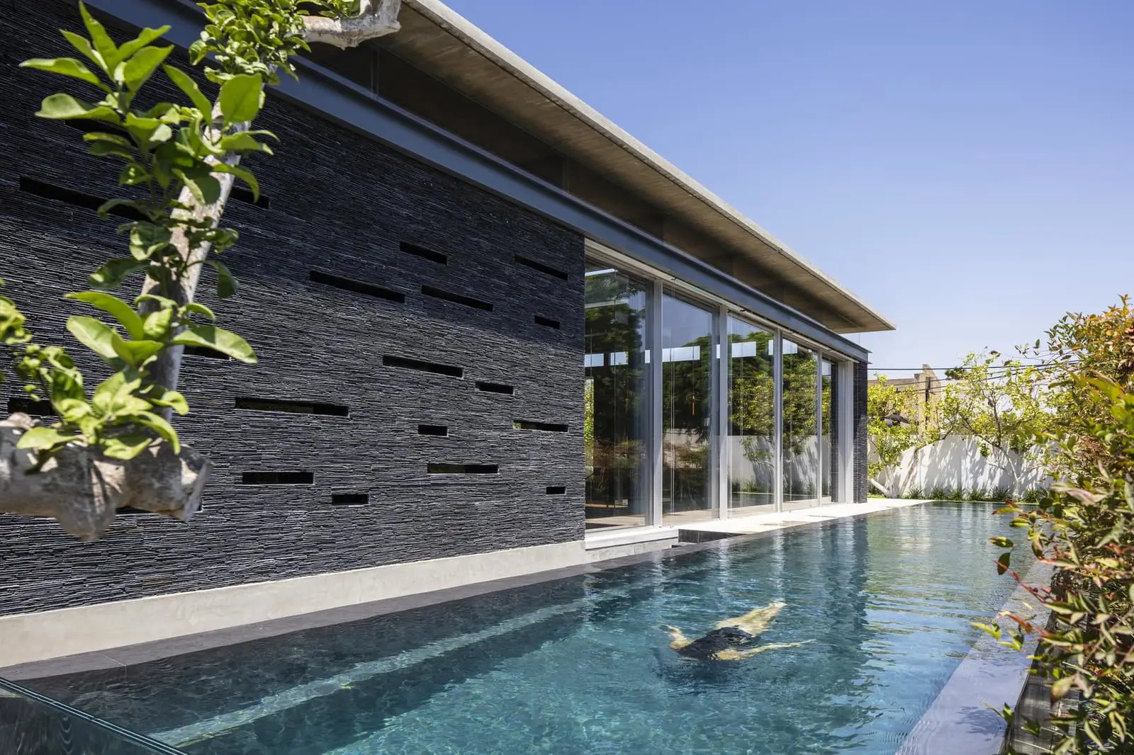 Будинок в Тель-Авіві від Pitsou Kedem Architects
