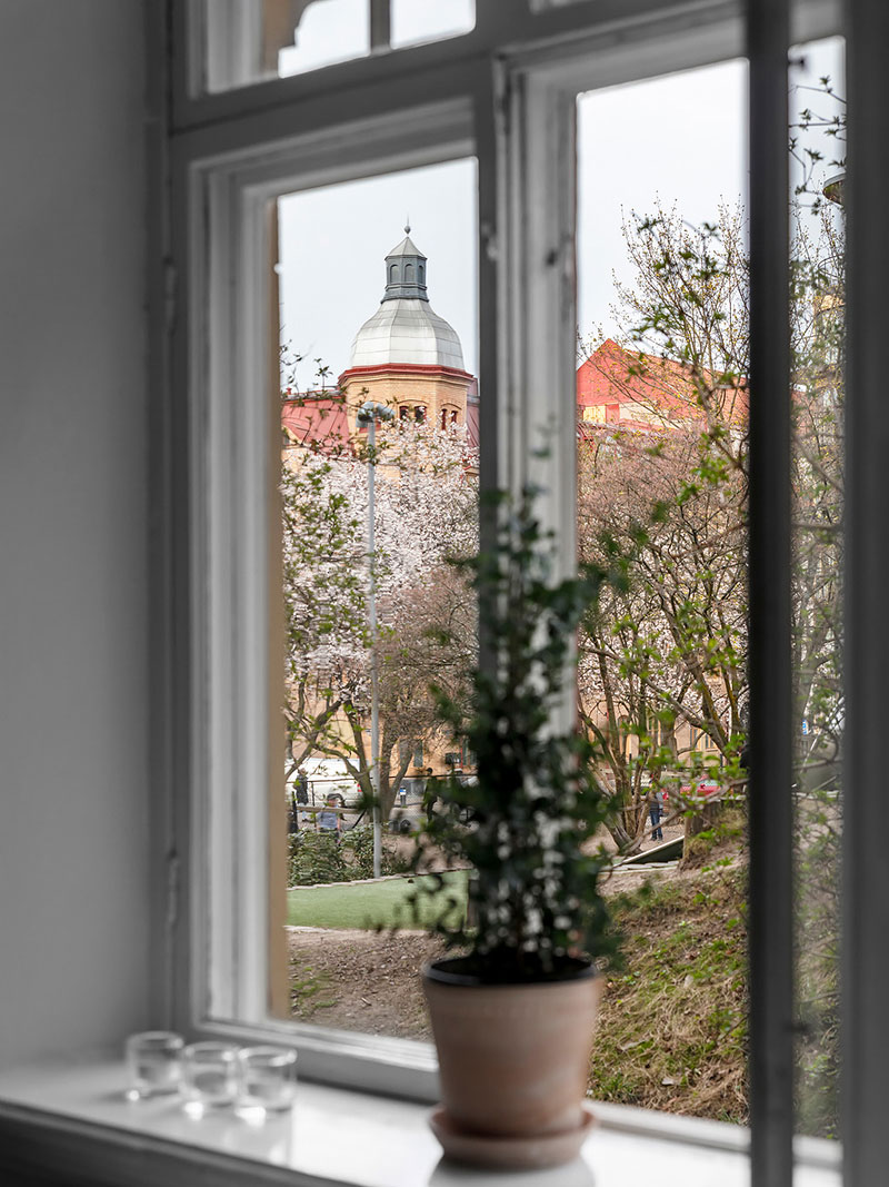 Прекрасная небольшая белая квартира в Гетеборге (38 кв. м)