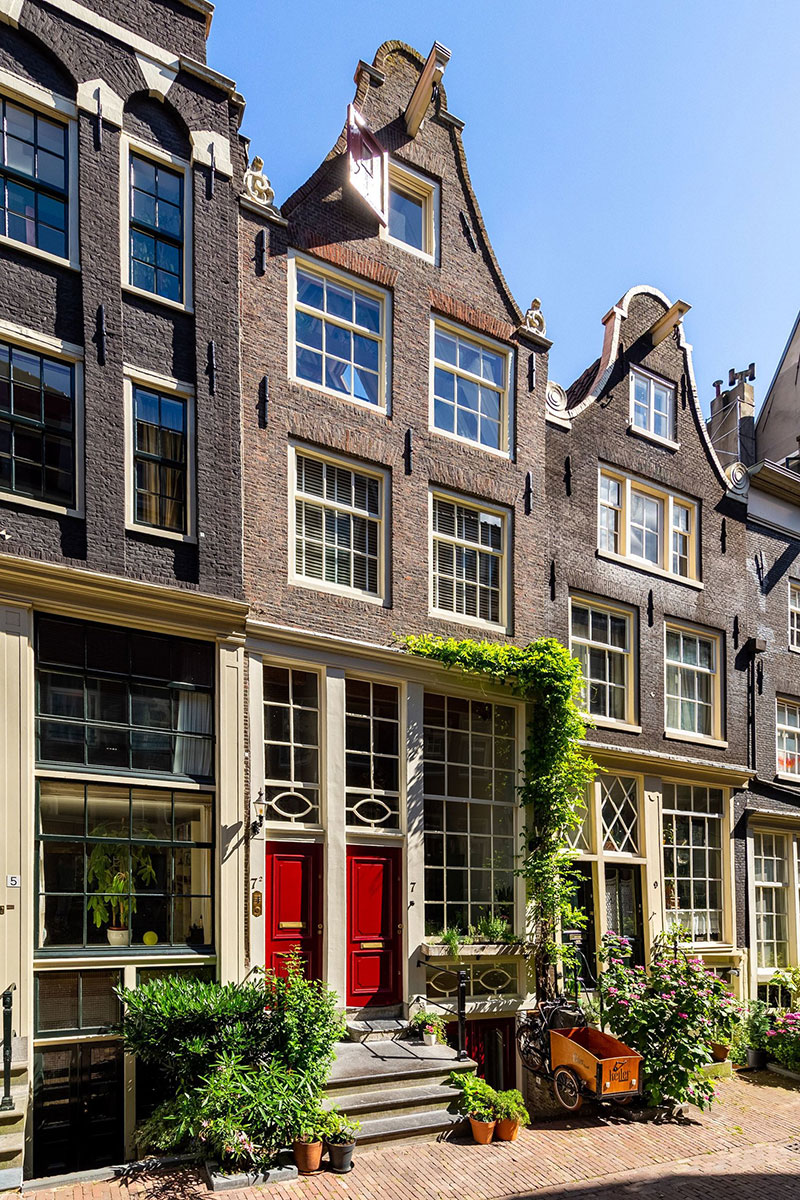 Великолепно сохранился: чудесный таунхаус 17 века в Амстердаме