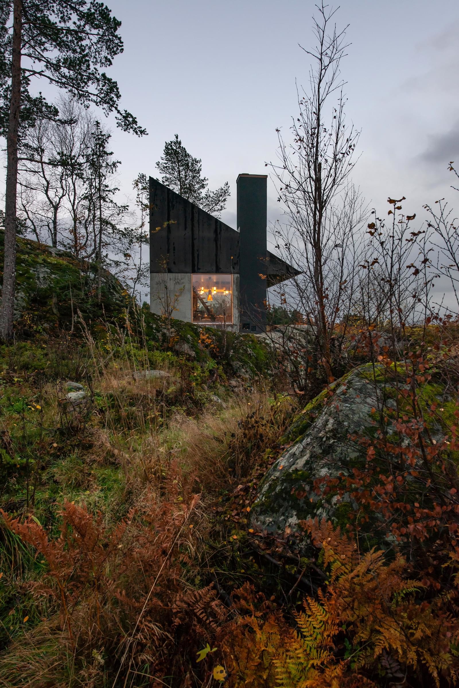 Загородный дом с видом на фьорд в Норвегии