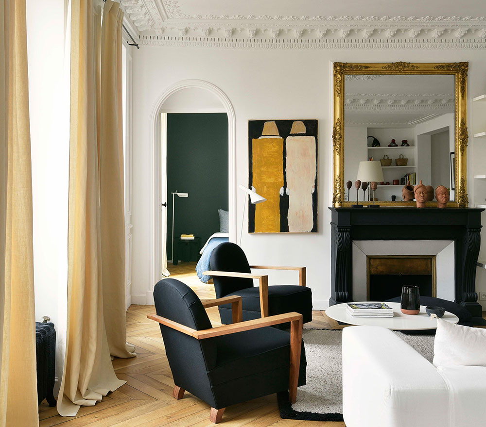 Изящный интерьер квартиры для двух путешественников в Париже