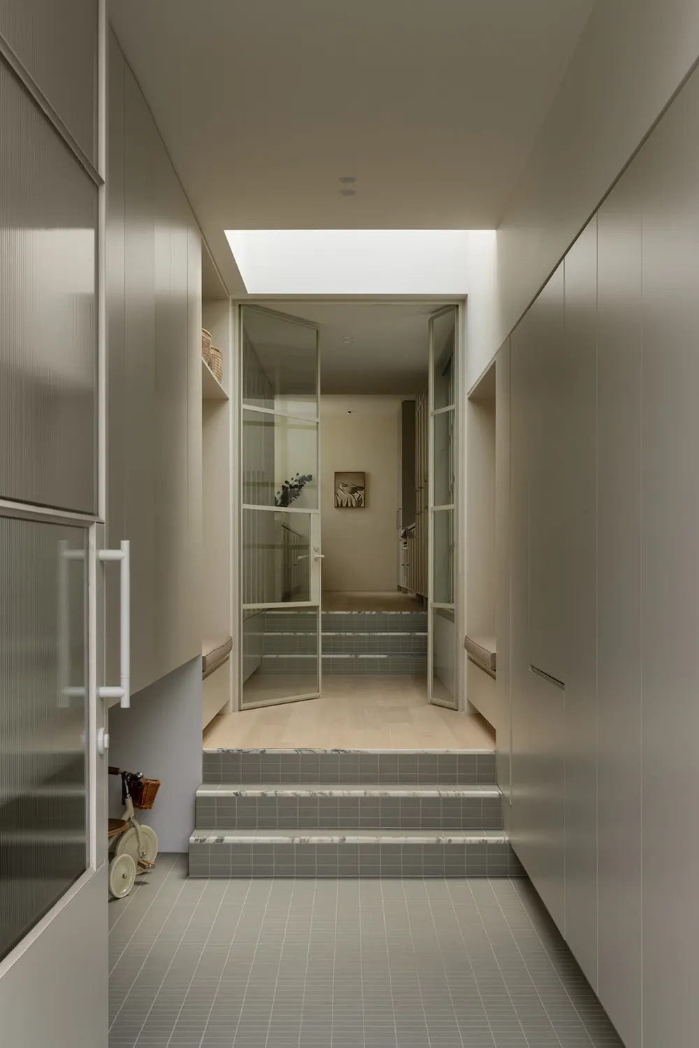 Monochrome Modern Interior of an Edwardian House in Melbourne - Gallery image 10