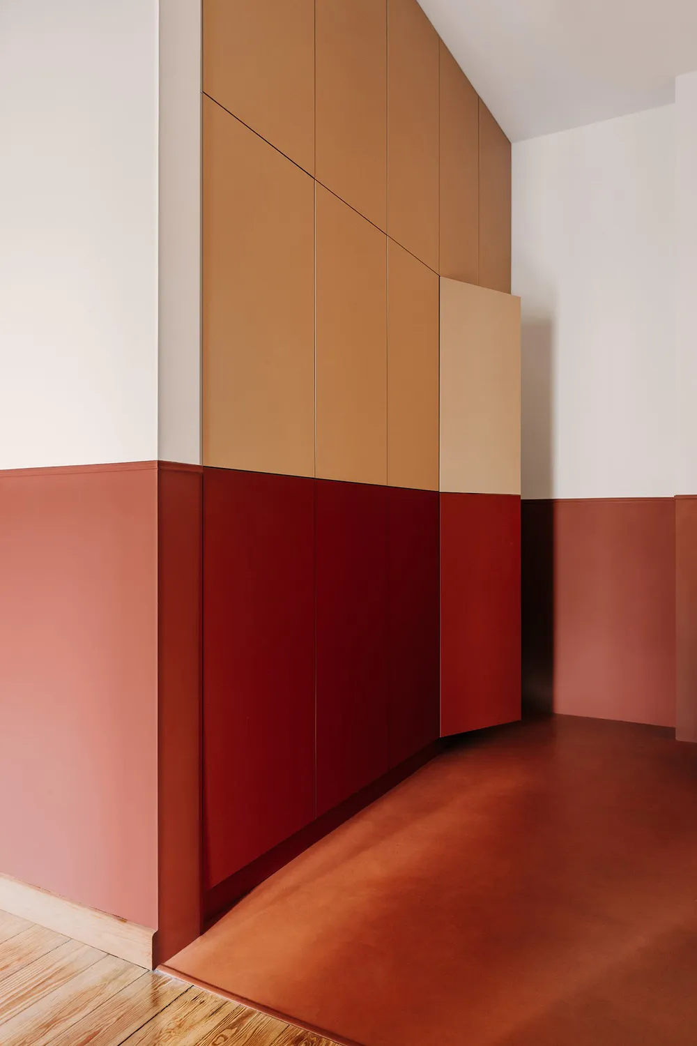 Vintage Doors and Stylish Design: Elegant Interior in Wrocław - Gallery image 15