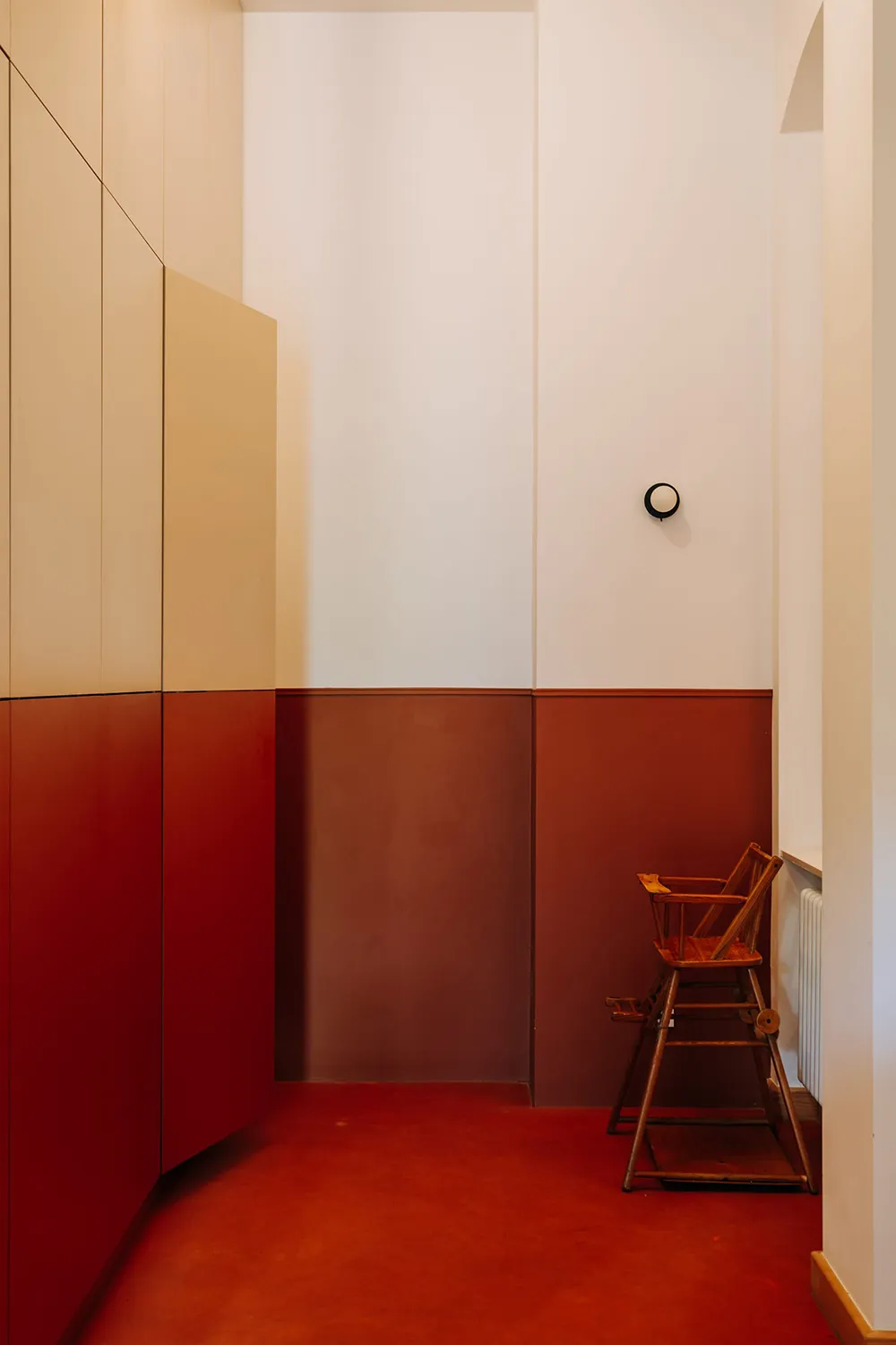 Vintage Doors and Stylish Design: Elegant Interior in Wrocław - Gallery image 16