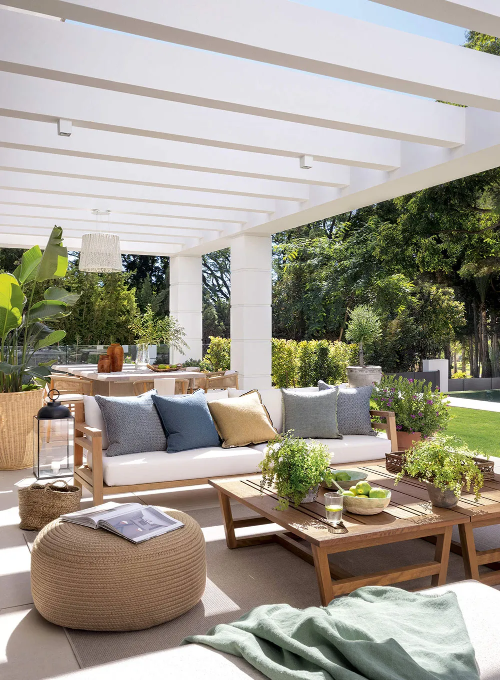 Magnifique intérieur blanc d'une villa de plage avec piscine à Malaga - Gallery image 2