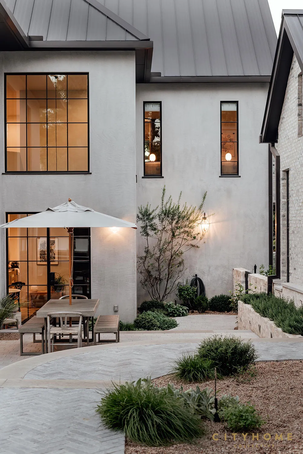 Elegancia ligera californiana en el diseño de casa en Texas - Gallery image 29