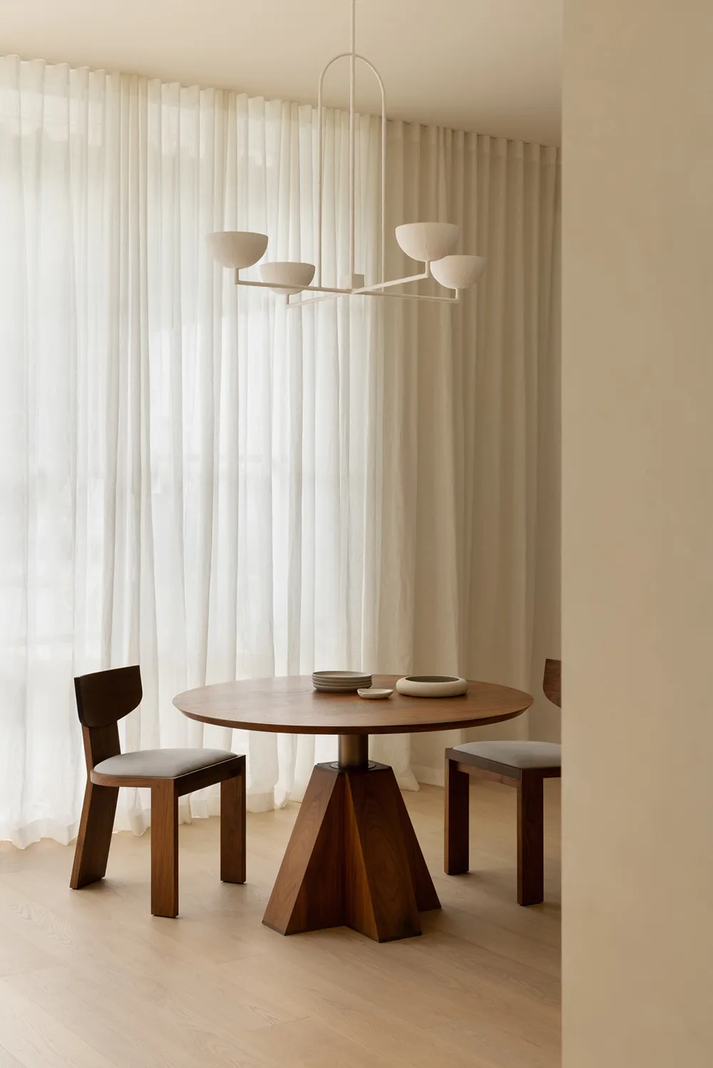 Monochrome Modern Interior of an Edwardian House in Melbourne - Gallery image 17