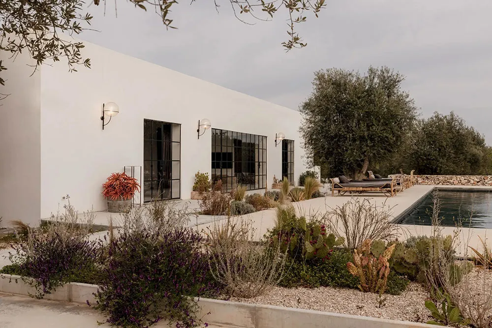 Summer Villa of a Collector in Italy - Gallery image 30