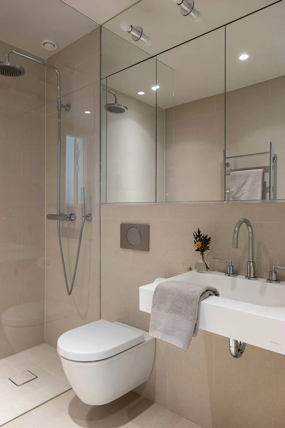 Компактний лофт із верхньою залізницею у будівлі колишньої фабрики в Стокгольмі (61 кв. м) - Gallery image 26