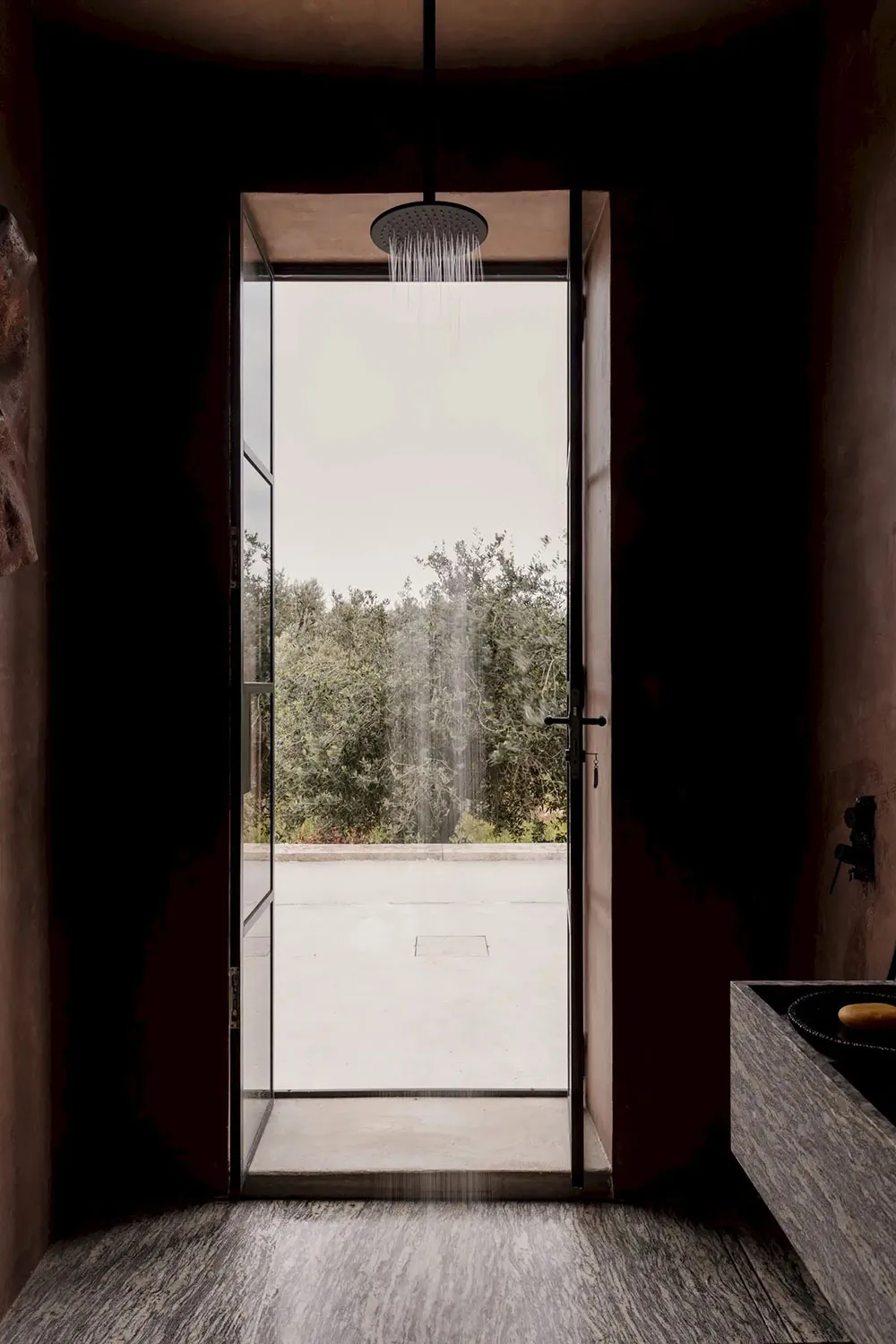 Summer Villa of a Collector in Italy - Gallery image 13