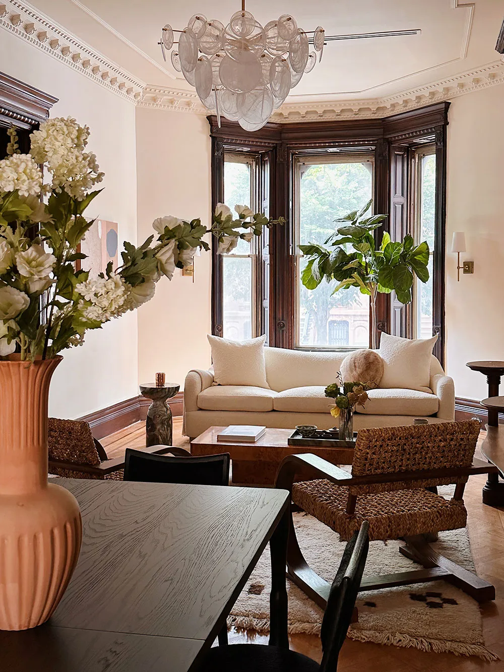 Historisches Townhouse in New York mit luxuriösen Erkerfenstern - Gallery image 1