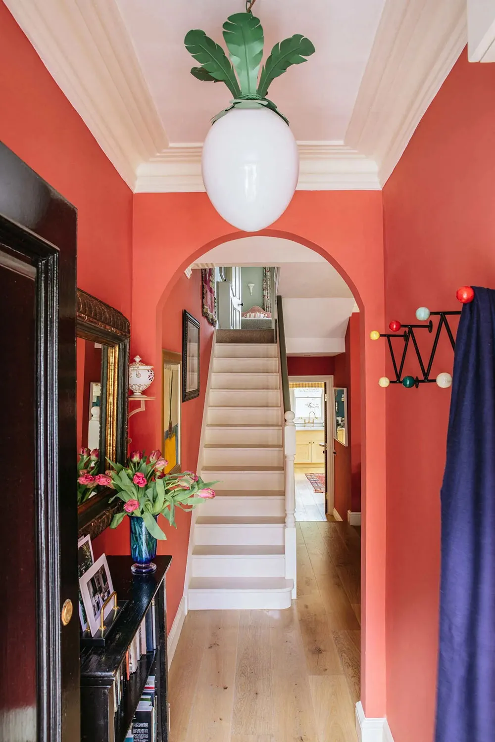 Vibrant English Classic for a Designer's Large Family Home in London - Gallery image 15