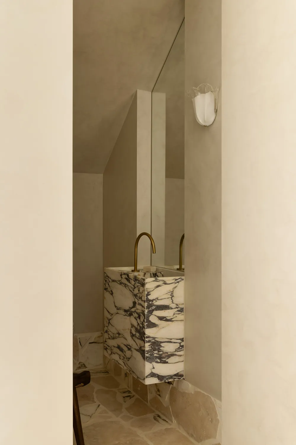 Monochrome Modern Interior of an Edwardian House in Melbourne - Gallery image 11