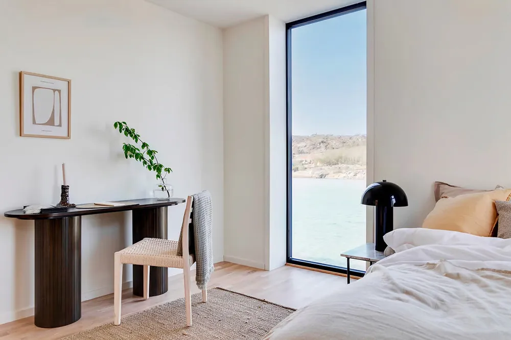 Modern Scandinavian Cottage by the Water - 13