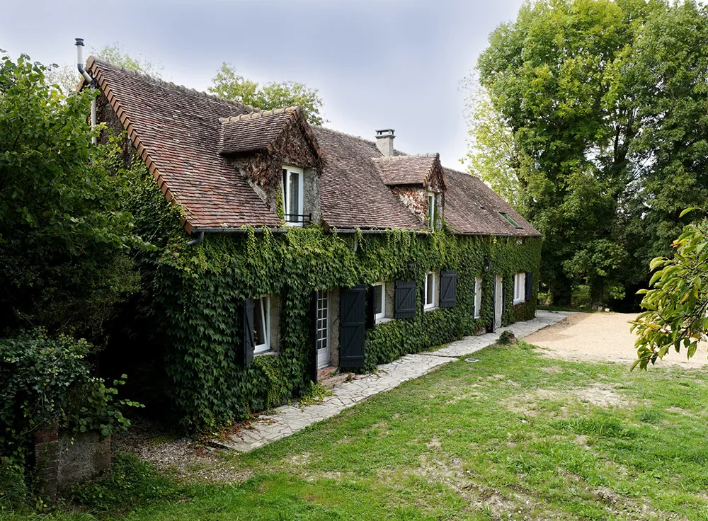 Charmant cottage historique en France avec des intérieurs modernes et lumineux - Gallery image 21