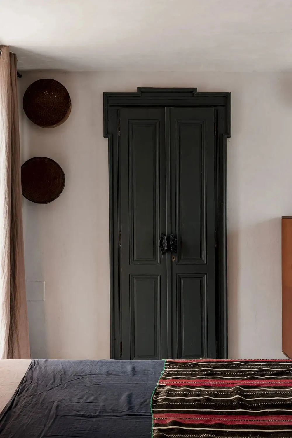 Summer Villa of a Collector in Italy - Gallery image 8