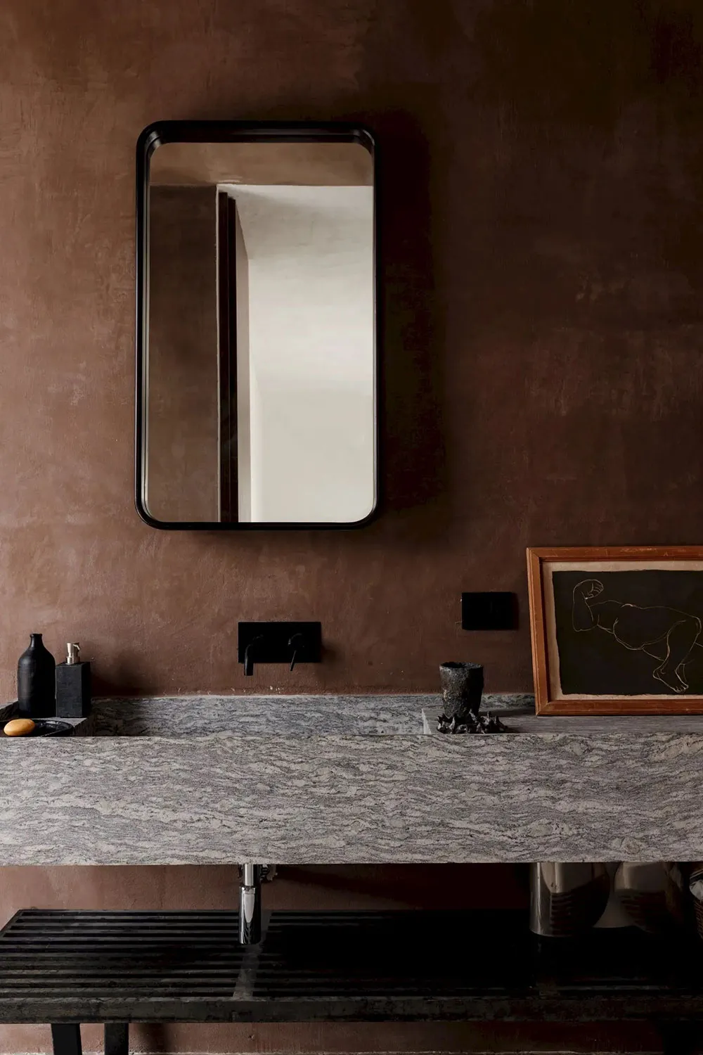 Summer Villa of a Collector in Italy - Gallery image 5