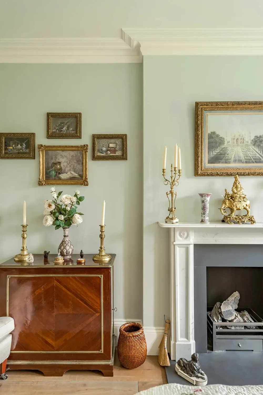 Interior inglés acogedor con pinturas en el centro de Londres - Gallery image 5