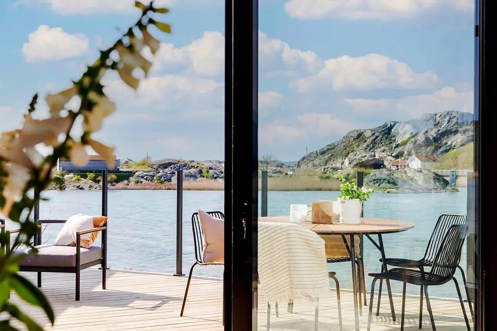 Modern Scandinavian Cottage by the Water - 3