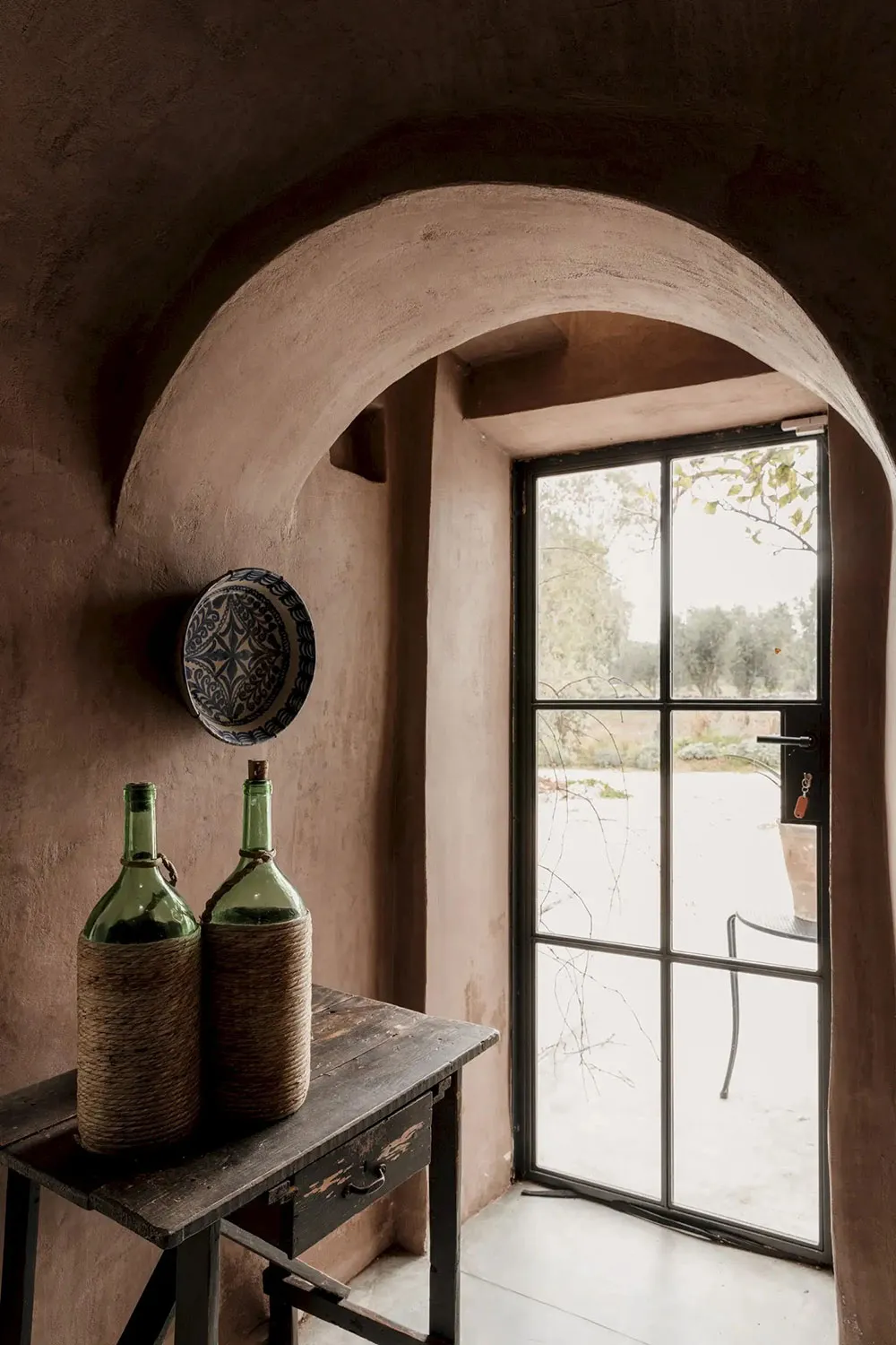 Summer Villa of a Collector in Italy - Gallery image 7