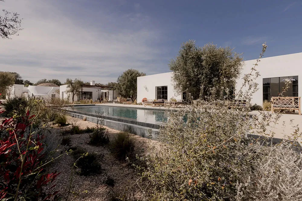 Summer Villa of a Collector in Italy - Gallery image 27