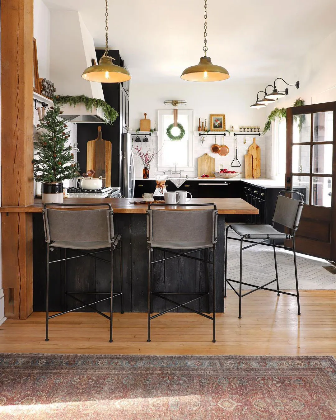 Уютне Різдво по-американськи: 140-річний котедж у Вісконсині - Gallery image 2