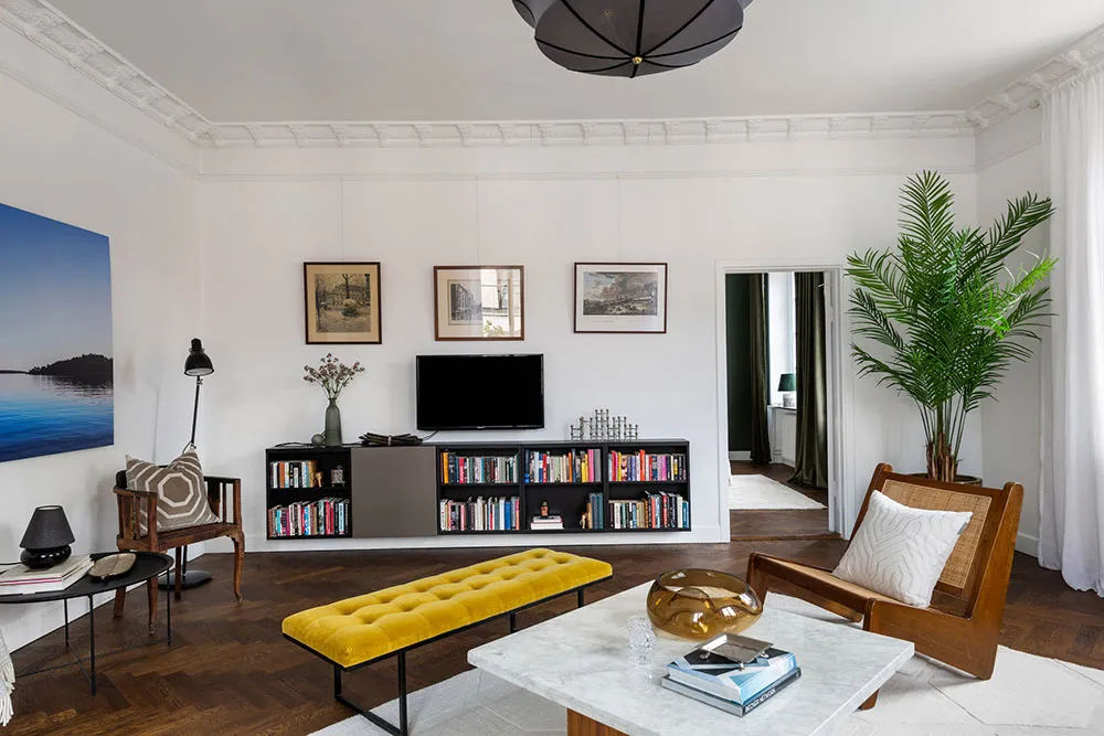 Piękny skandynawski mieszkanie z czarną kuchnią i zieloną sypialnią - Gallery image 9