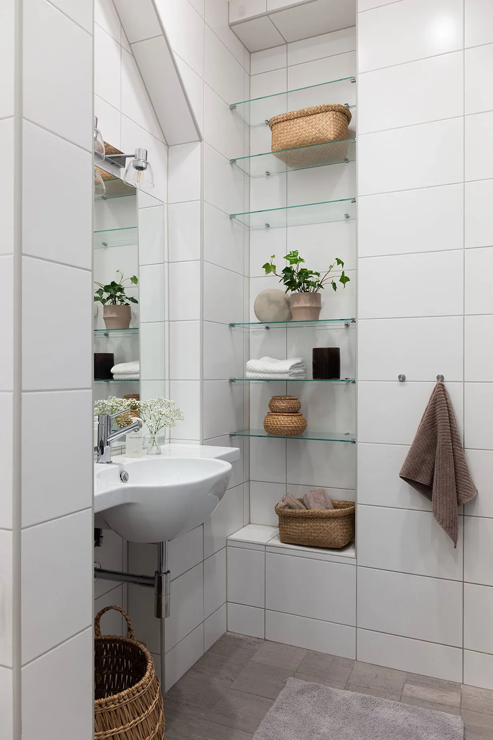 Biały i elegancki интерьер w Stokholmie - Gallery image 27