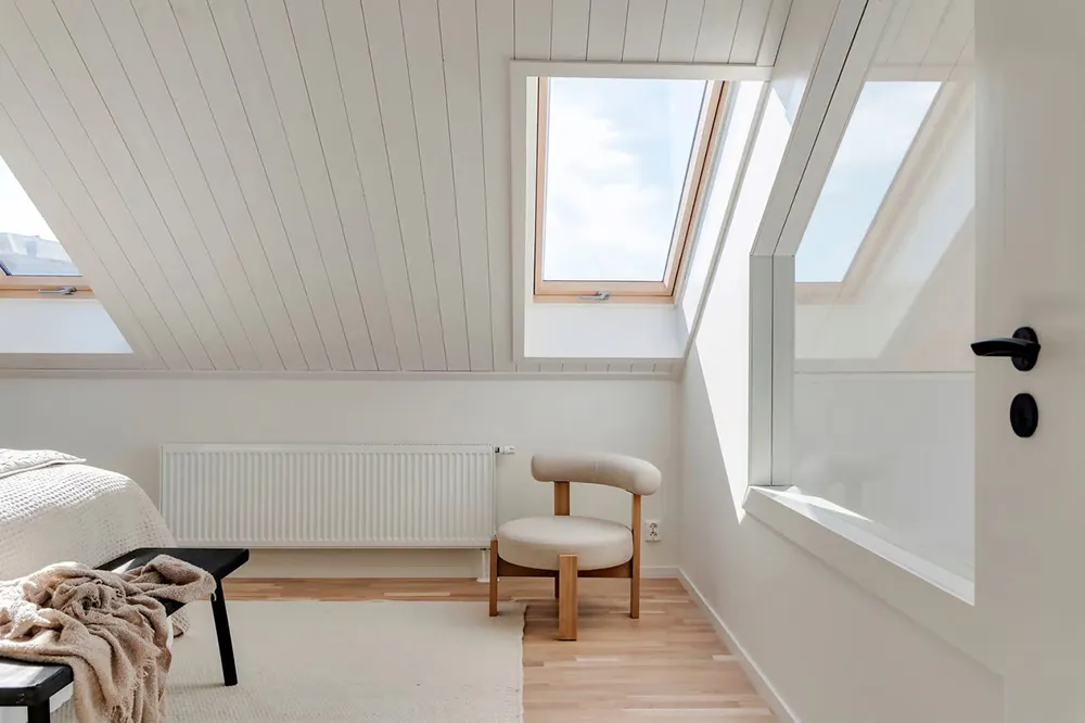 Modern Scandinavian Cottage by the Water - 21